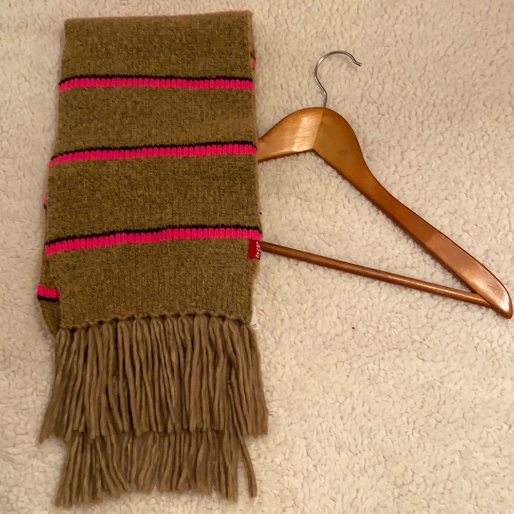 Levi’s Scarf